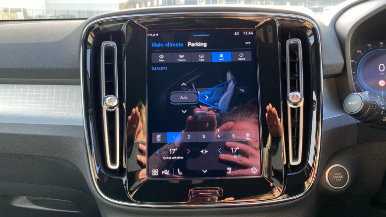 Volvo XC40 2.0 B3P Core 5dr Auto Petrol Estate